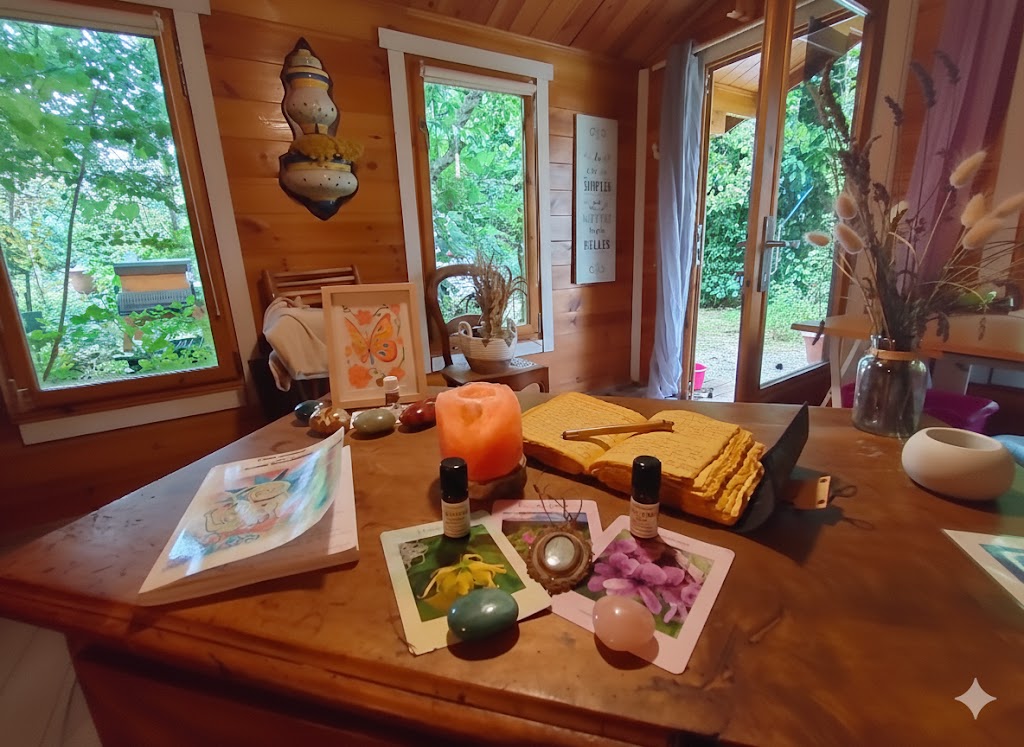 Bonjour et bienvenue ! Je suis Joëlle, créatrice d’Argoat & Essences. Je vous accueille ici, au carrefour de la force de la forêt bretonne et du mouvement de l’océan, un lieu dédié à l’aromathérapie intuitive et à l’éveil des sens.